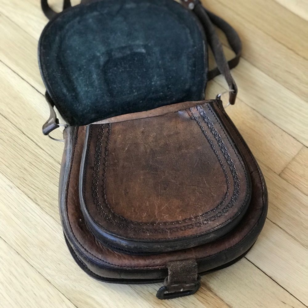 [ vintage ] Aztec leather bag etched euc - Picture 5 of 8